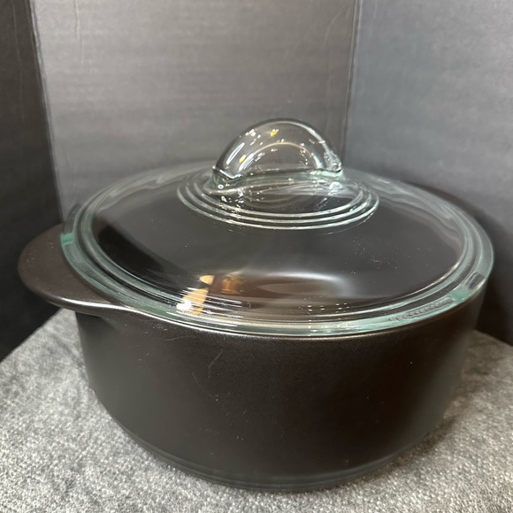Pampered Chef Rockcrok 4 Quart Dutch Oven with Glass Lid